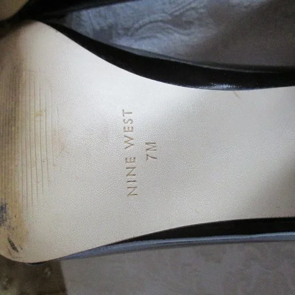 NINE WEST BLACK PATENT DOUBLE BAND PEEP-TOE HEELS – 7M - Picture 11 of 15